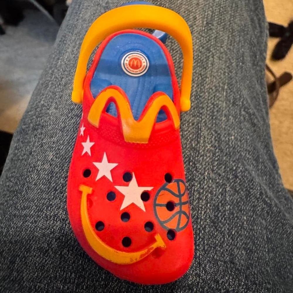 McDonalds All American Games Crocs Keychain Red Blue Yellow Basketball Mini Clog